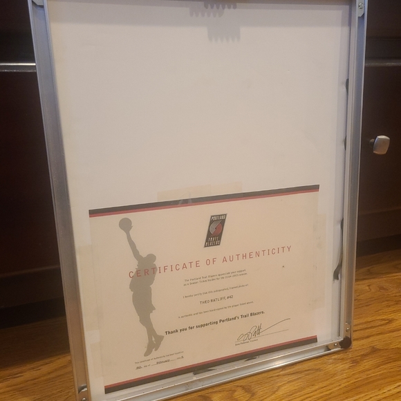 Basketball player - Picture 2 of 3